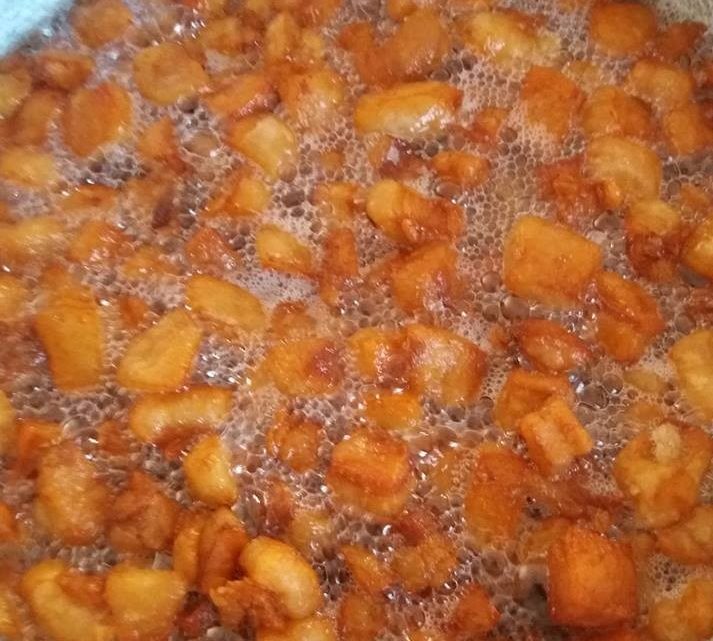 Mutatjuk mi az a titkos hozzávaló. amitől tökéletes lesz a töpörtyű és finom a zsír is! Mutatjuk mi az a titkos hozzávaló. amitől tökéletes lesz a töpörtyű és finom a zsír is!